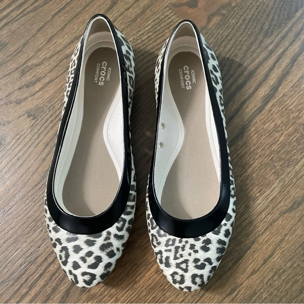 NEW Crocs Womens Flat Ballet Shoes Lina Leopard Oyster Cream and Black Size 7